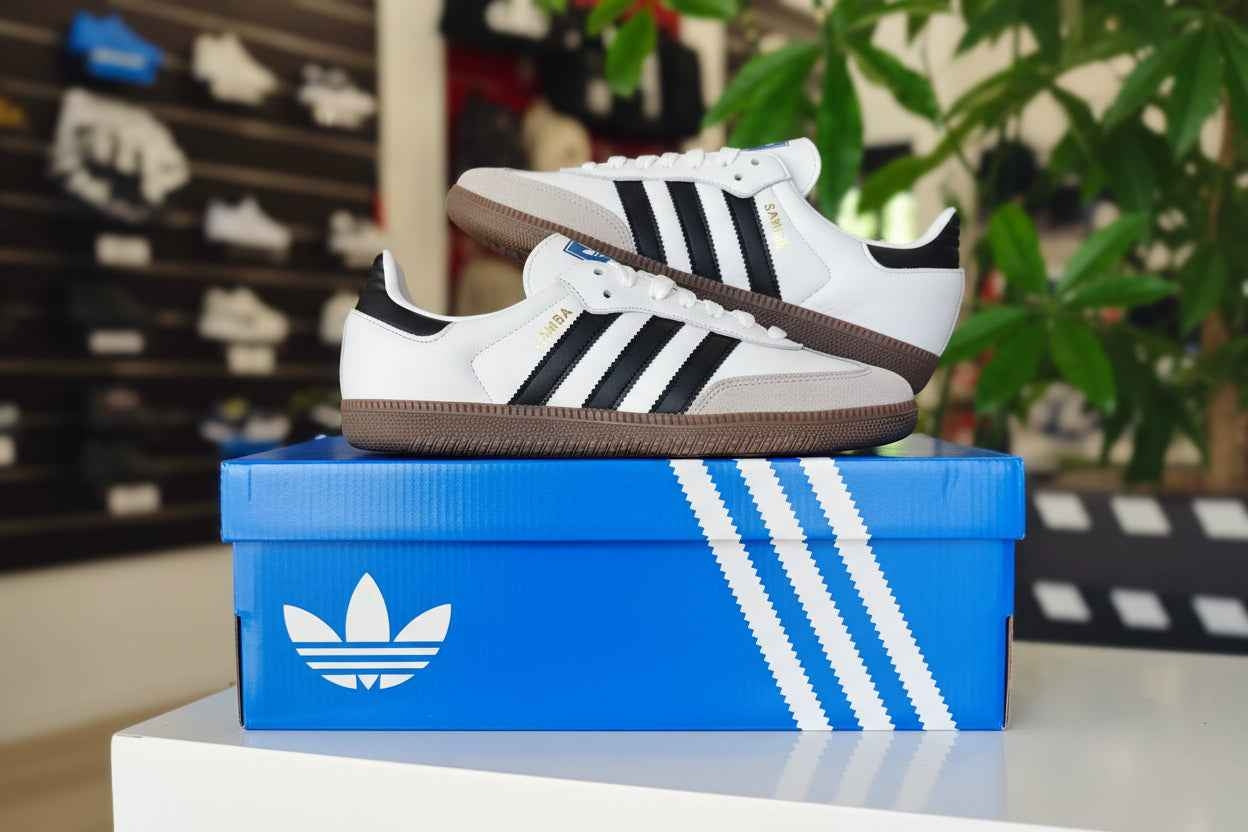 Sneakers ADIDAS ORIGINALS SAMBA B75806 Pelle bianca suola marrone sportivo 